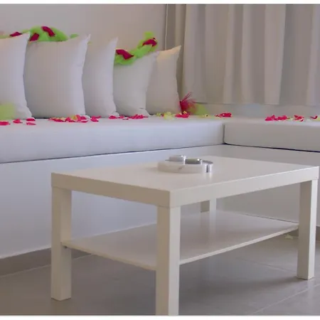 Argiris Kamari (Santorini)