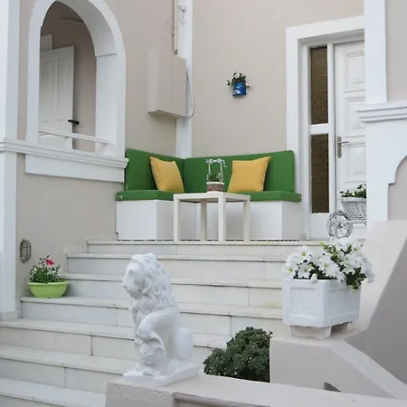 Argiris Kamari (Santorini)