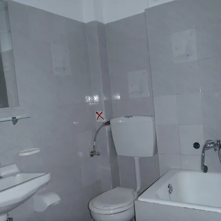 阿基里斯公寓酒店