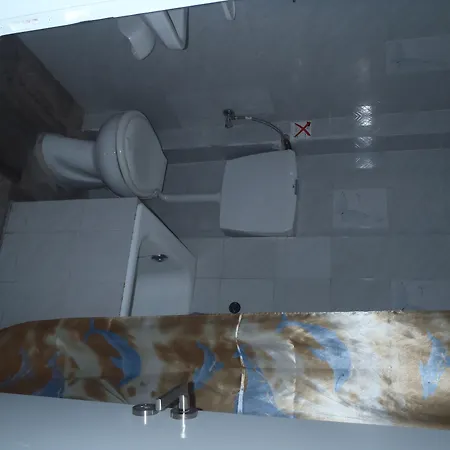 阿基里斯公寓酒店 *