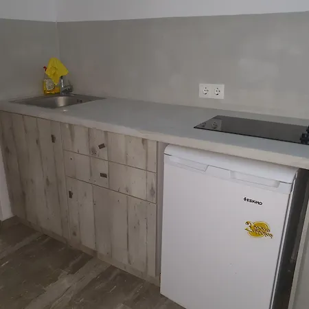 阿基里斯公寓酒店 *